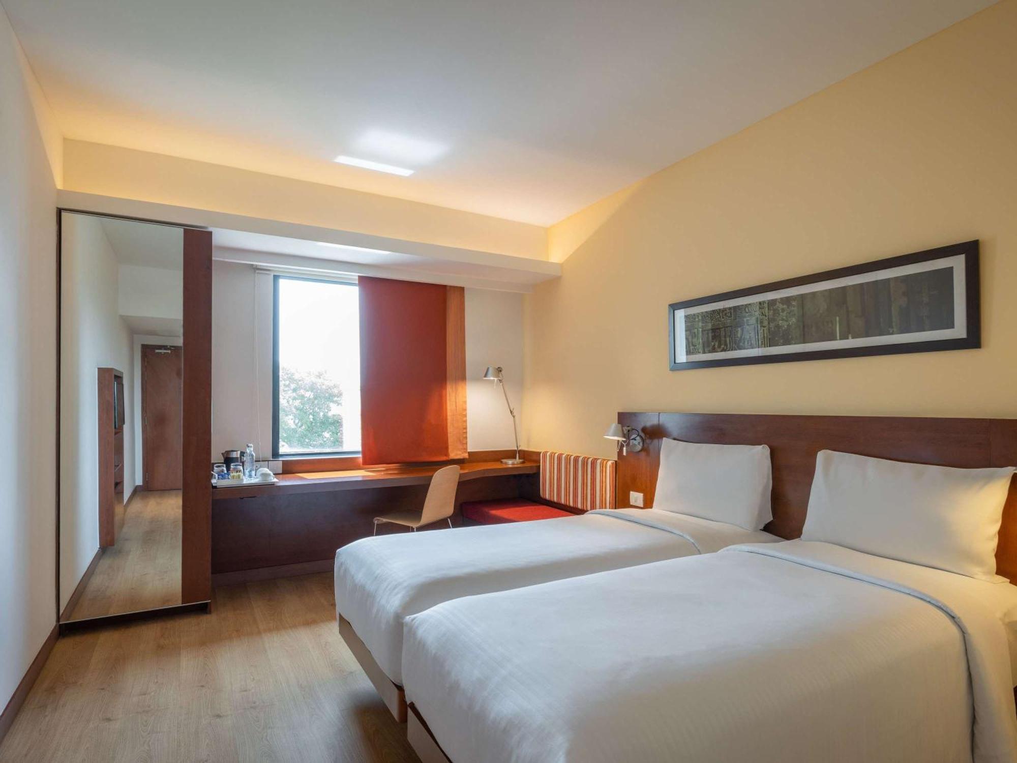 Ibis New Delhi Aerocity - An Accor Brand Exterior photo