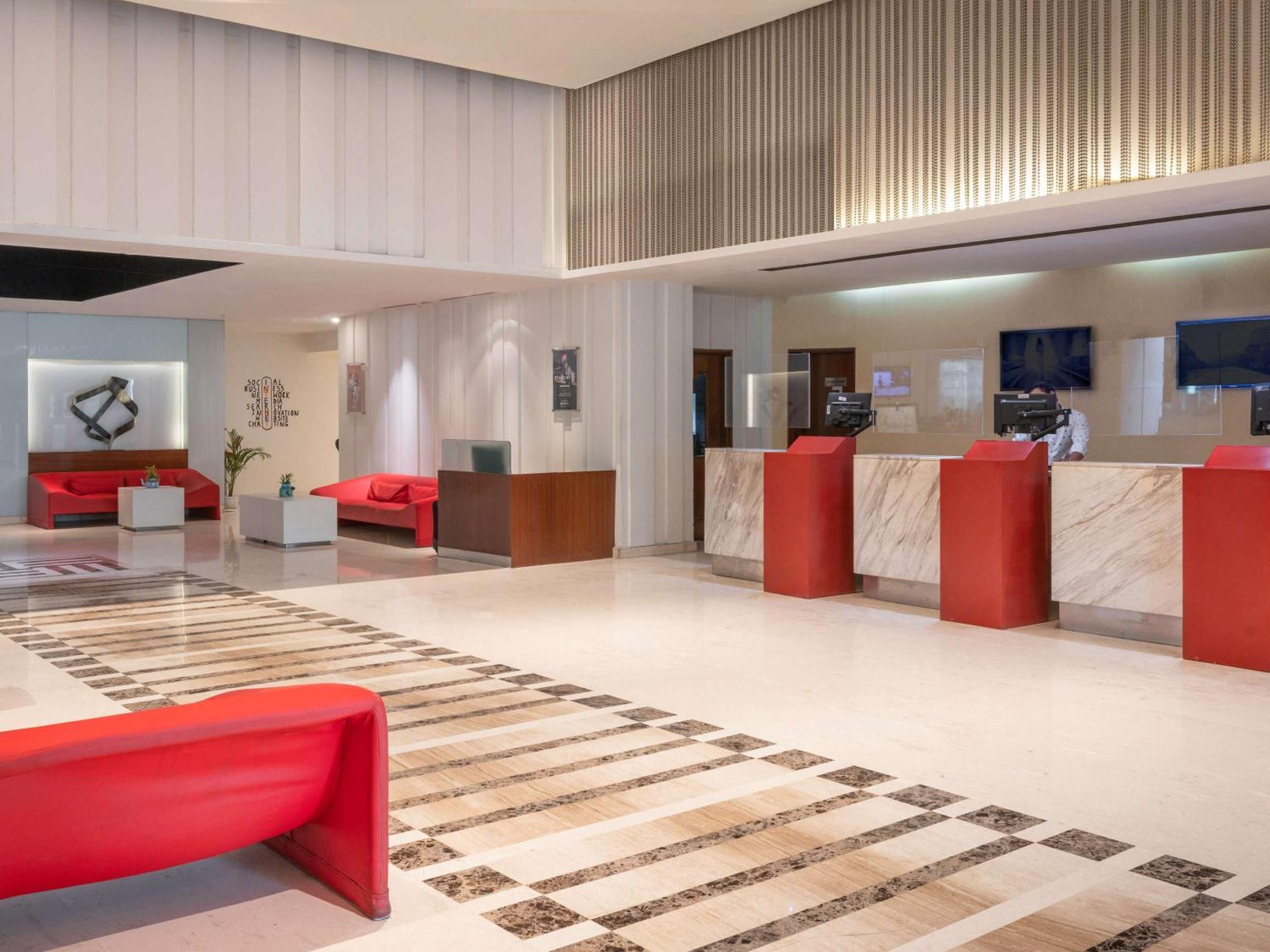 Ibis New Delhi Aerocity - An Accor Brand Exterior photo