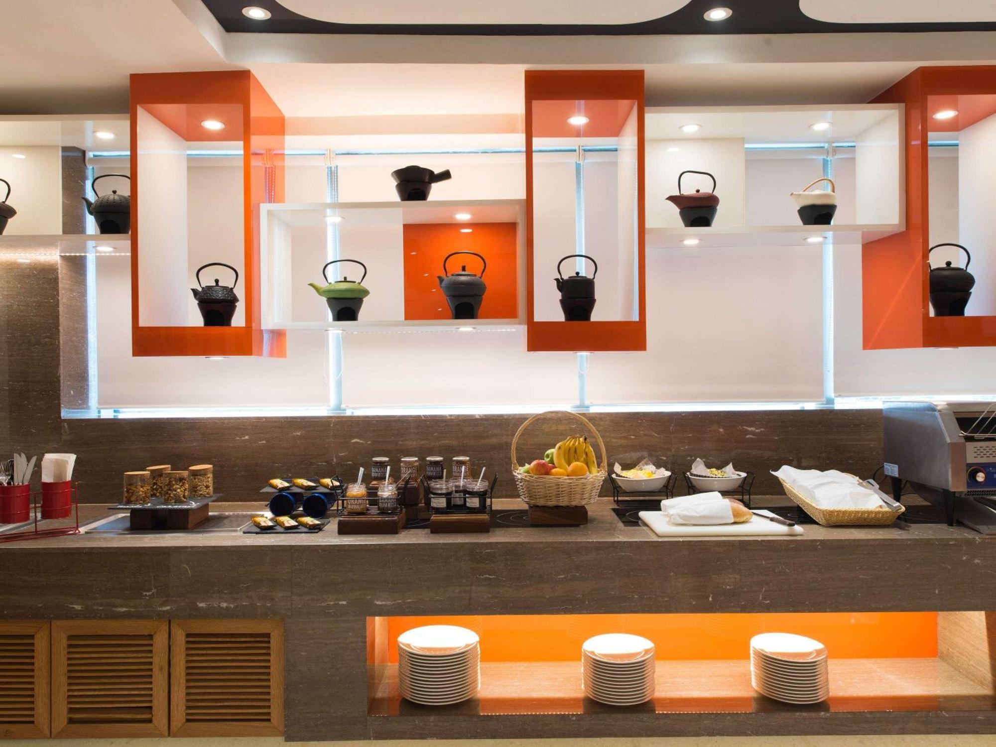 Ibis New Delhi Aerocity - An Accor Brand Exterior photo